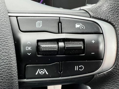 Certified 2025 Kia Sportage LX image 18