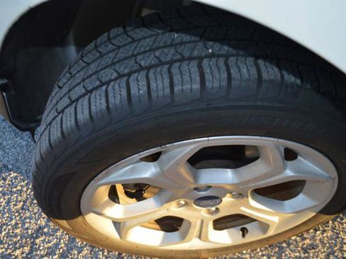 Used 2021 Ford EcoSport SE w/ SE Convenience Package image 24