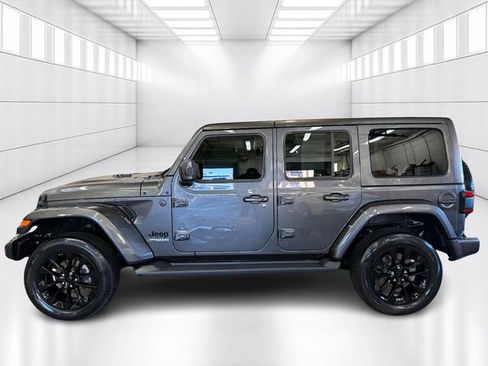 Used 2021 Jeep Wrangler Unlimited Sahara image 8