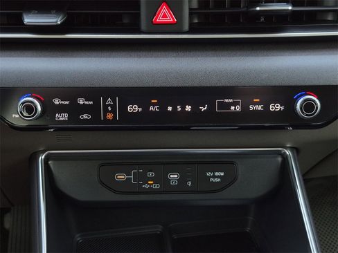 New 2026 Kia Carnival EX image 14