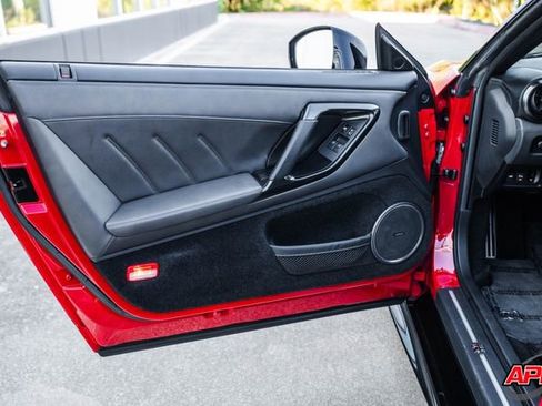 Used 2020 Nissan GT-R Premium w/ Premium Interior Package image 72