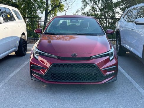 Used 2024 Toyota Corolla SE FWD image 2