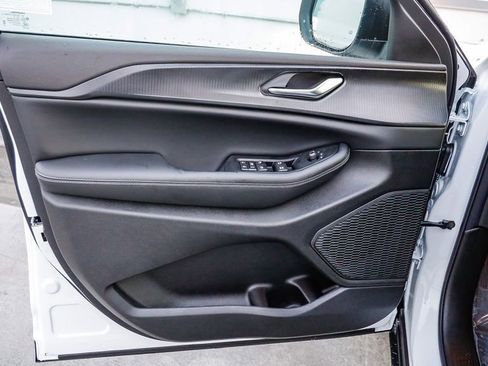 New 2025 Jeep Grand Cherokee Laredo image 21