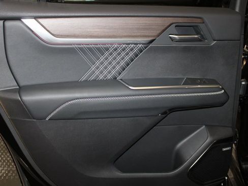 Used 2025 GMC Acadia Denali w/ LPO, Floor Liner Package image 36