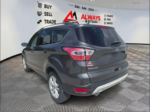 Used 2017 Ford Escape SE w/ Equipment Group 201A FWD image 3