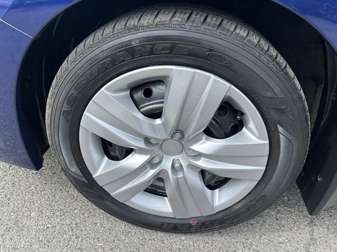 Used 2015 Subaru Legacy 2.5i AWD/4WD image 7
