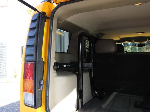 Used 2003 HUMMER H2 Base 4dr 4WD SUV w/ Preferred Equipment Group image 67