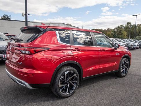 New 2025 Mitsubishi Outlander 4WD Plug-In Hybrid image 10