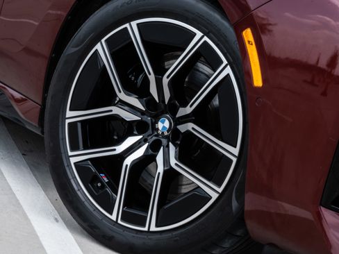 Used 2024 BMW 760i xDrive AWD/4WD image 11