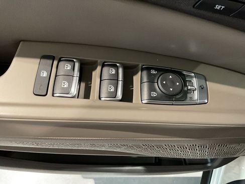New 2026 Kia Carnival EX FWD image 9