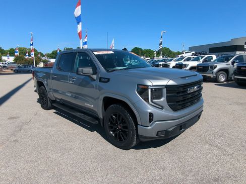 Used 2024 GMC Sierra 1500 Elevation w/ X31 Off-Road Package AWD/4WD image 2