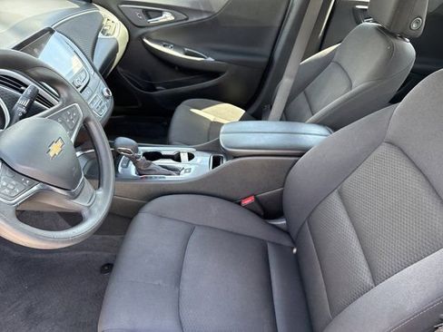 Used 2025 Chevrolet Malibu LT FWD image 11