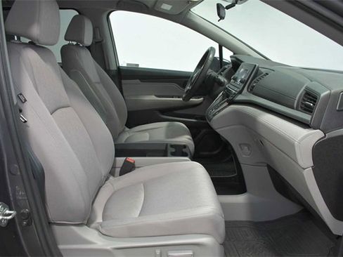 Used 2019 Honda Odyssey LX image 9