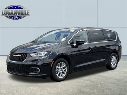 Used 2023 Chrysler Pacifica Touring-L