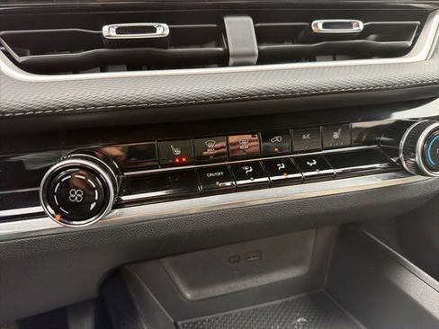 Used 2025 Chevrolet Equinox LT image 55