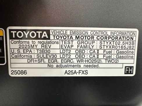 Used 2025 Toyota RAV4 XSE w/ Weather Package AWD/4WD image 70