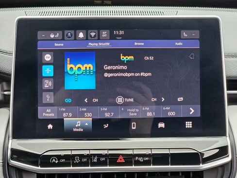 Used 2024 Jeep Compass Limited image 22