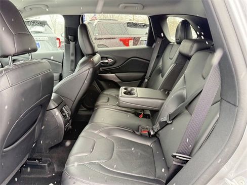 Used 2020 Jeep Cherokee Limited image 9