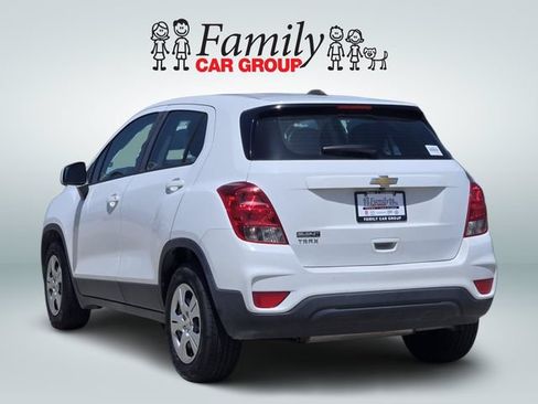 Used 2018 Chevrolet Trax LS FWD image 3