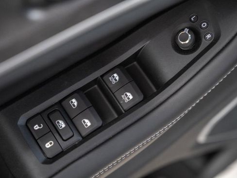 New 2026 Jeep Grand Cherokee Limited AWD/4WD image 39