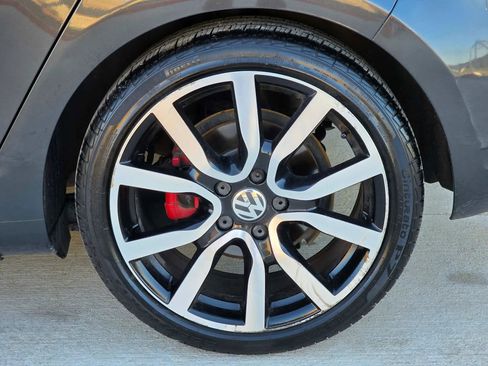 Used 2012 Volkswagen GTI 4-Door image 29