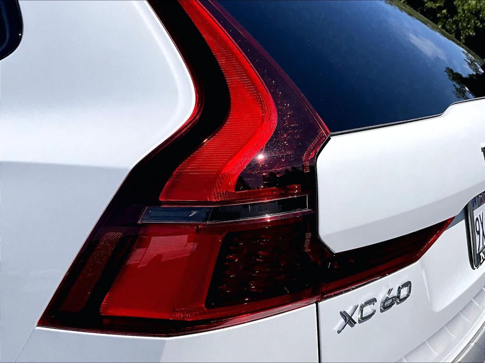Used 2026 Volvo XC60 T8 Plus w/ Protection Package Premier AWD/4WD image 32