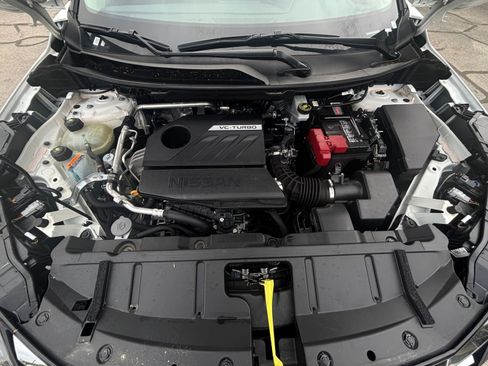 Used 2025 Nissan Rogue SV image 34