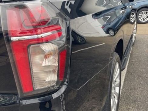 Used 2021 Chevrolet Tahoe Premier w/ Premium Package image 7