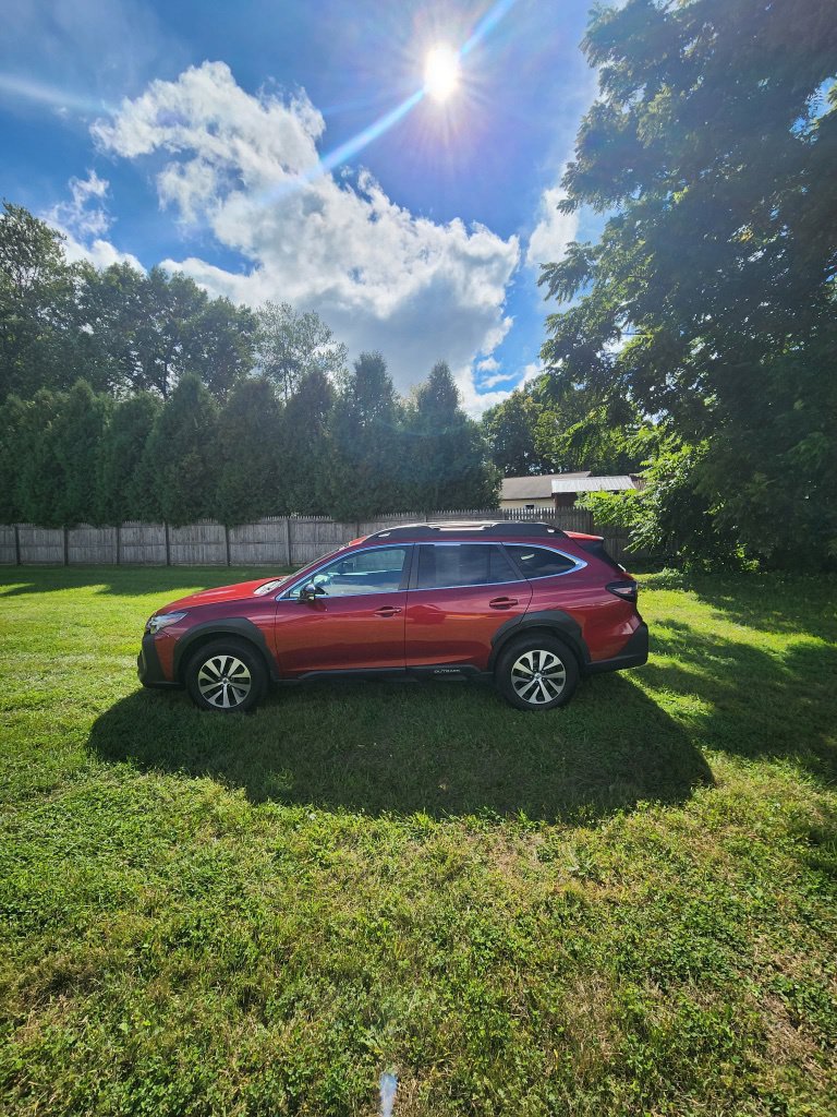 Used 2024 Subaru Outback Premium AWD/4WD image 6