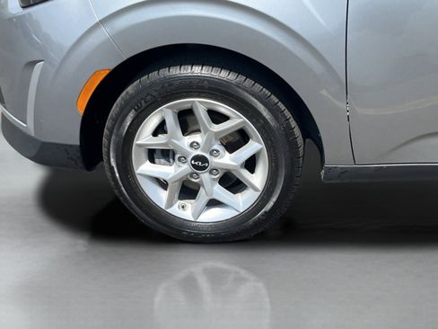 Used 2025 Kia Soul LX w/ LX Technology Package FWD image 29