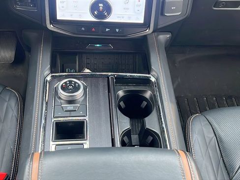 Used 2023 Ford Expedition Platinum RWD image 17