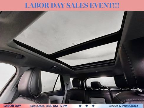 Used 2023 Ford Explorer XLT w/ Equipment Group 202A AWD/4WD image 22