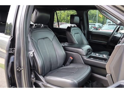 Used 2018 Ford Expedition Limited w/ Equipment Group 301A AWD/4WD image 14