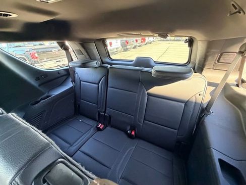 Used 2023 GMC Yukon Denali image 17