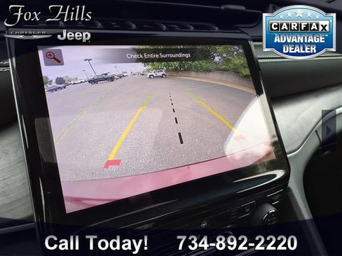 Used 2023 Jeep Grand Cherokee L Limited AWD/4WD image 24