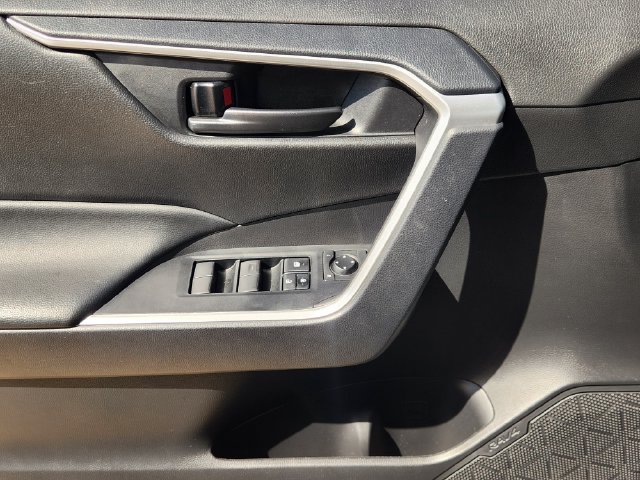 Used 2024 Toyota RAV4 LE FWD image 17