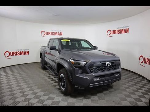 Used 2025 Toyota Tacoma TRD Off-Road AWD/4WD image 10