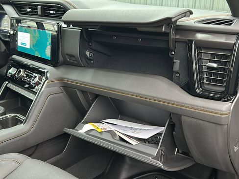 Used 2024 GMC Sierra 1500 AT4 w/ Technology Package image 40