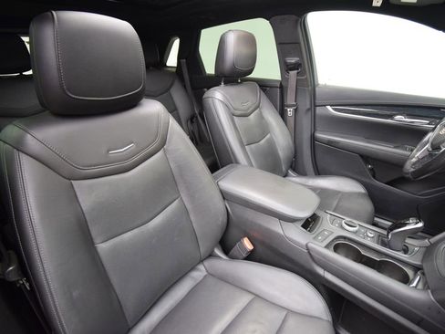 Used 2020 Cadillac XT5 Premium Luxury FWD image 18