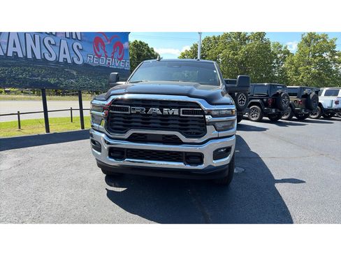 Used 2025 RAM 2500 Tradesman w/ Chrome Appearance Group AWD/4WD image 2