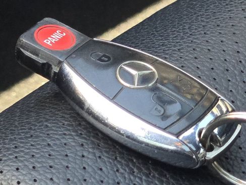 Used 2009 Mercedes-Benz C 350 Sport image 32