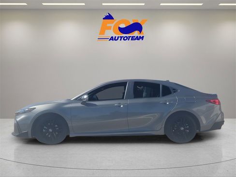 New 2026 Toyota Camry SE image 2