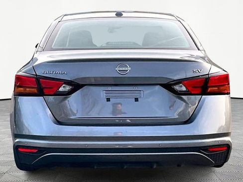 Used 2024 Nissan Altima 2.5 SV image 6