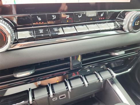 New 2025 GMC Canyon Elevation w/ Convenience Package image 20