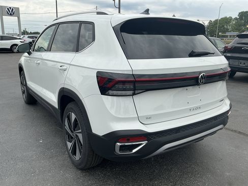 New 2026 Volkswagen Taos SE AWD/4WD image 5