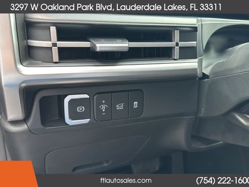 Used 2025 Hyundai Santa Fe SE image 47