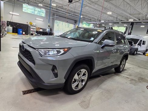 Used 2021 Toyota RAV4 XLE Premium AWD/4WD image 3