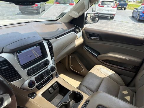 Used 2017 GMC Yukon SLT w/ Premium Edition AWD/4WD image 24