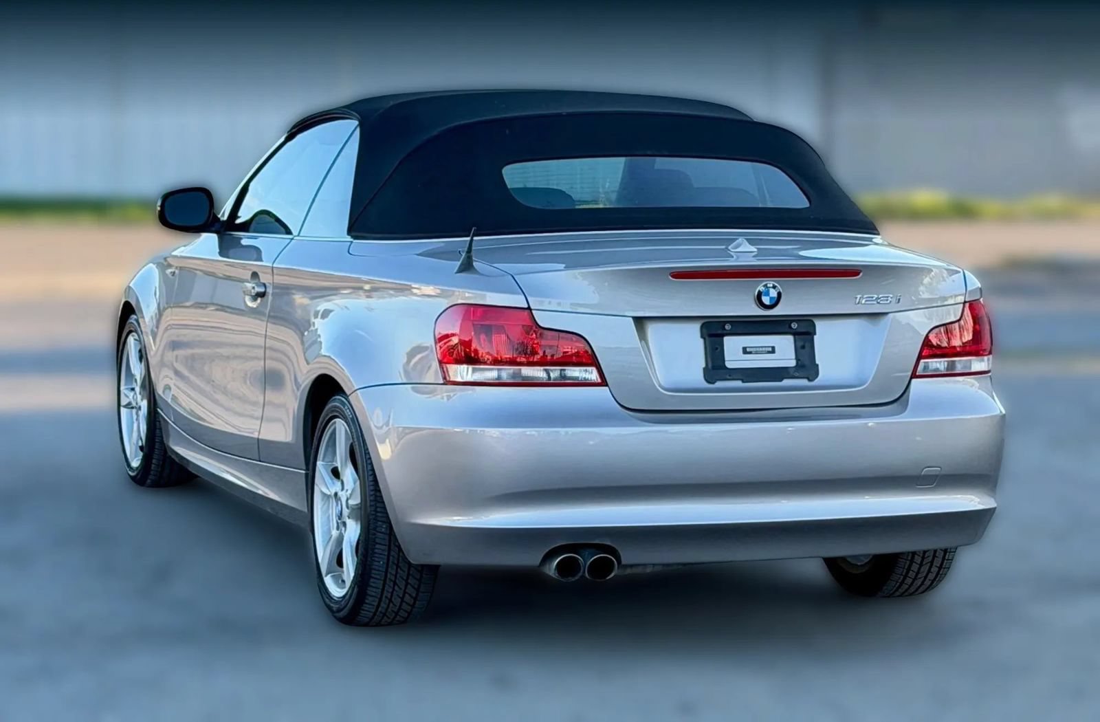 Used 2012 BMW 128i Convertible RWD image 7
