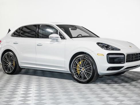 Used 2019 Porsche Cayenne Turbo w/ Sportdesign Package image 4